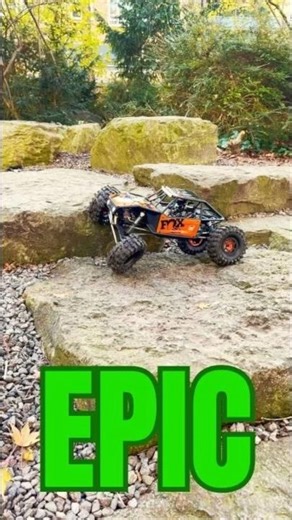 CAPRA UTB10 ULTIMATE ROCK CRAWLER 💪🏼😎 #shorts #axialcapra #axial