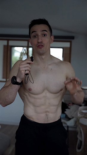 Perdre du ventre avec cette séance abdos à la maison en 8 minutes ! 🔥 Bien sûr il te faudra être en déficit calorique pour perdre du gras 💪 | Inshape nutrition