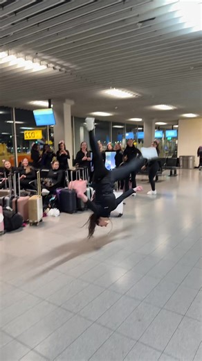 Cheerleading Dance at Schiphol for BCA