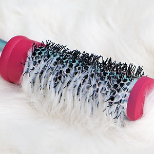 20K views · 20 reactions | How to Make a Shaggy Rug Fluffy Again | 5-Minute Crafts SHORTS | Facebook