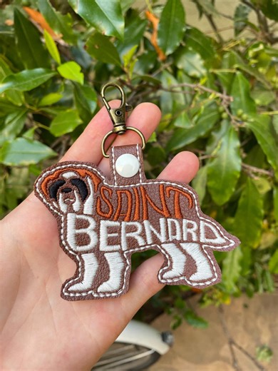 Saint Bernard Keychain (custom Colors) / Embroidered Dog Breed Keychain - Etsy