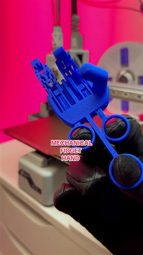 An overengineered mechanical fidget hand — fully 3D printed! 📦 Design — Makerworld https://makerworld.com/en/models/1726019-overengineered-mechanical-fidget-hand#profileId-1832652 🖨️ 3D Printer — BambuLab A1 Mini 🎨 Filament — Elegoo PLA (Blue) 🎬 Editing — CapCut Smooth mechanics satisfying movement 👀 👉 Subscribe to MS ProtoLab for more creative & satisfying 3D prints! 🔧✨ #3dprinting #timelapse #asmr #toys