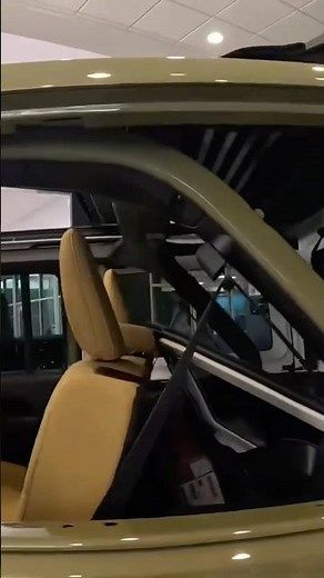 2025 Jeep Wrangler Sahara Has an ELECTRIC TOP!? 😱 This Feature Is a Game Changer! 🔥