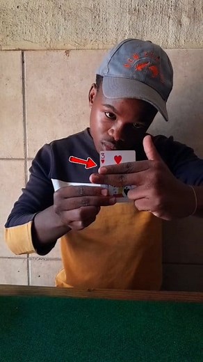 234K views · 1K reactions | Easy Cardtrick TUTORIAL impress your girl #trend #foryoupageシ #magictricks #tutorial #magician #cardtrick #tricks | Lesiba Magics | Facebook