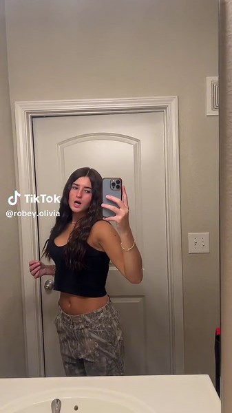 Olivia Robey (@robey.olivia)’s videos with FE!N - Travis Scott