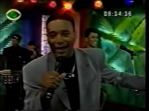 Willy Rivera - El Cariño Es Como Una Flor (Video Oficial)