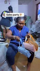 What color is entering your eyes in this video? 😁 Have you joined telegram yet? Click link in my Instagram bio to join telegram or follow this link : https://t.me/everythingbags | Everything Fashion