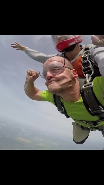 Sus in Air #supersus #fyp #fypシ #fy #fypage #xyzbca #xyzcba #foryou #ukraine #radioactive #fypシ゚viral #trending #sus #sussuper #viraltiktok #viralvideo #viral #pourtoi #parati #sigma #airjump #airplane #air #basejumping #chernobyl #sigma #freedom #happines #fakebody #professional