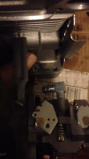 Tecumseh OHH50-65 throttle linkage.