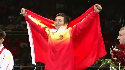 2008年北京奥运会拳击48KG决赛，邹市明轻松夺冠