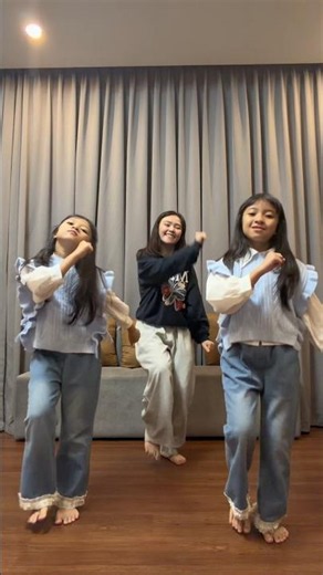 Sou Favela Dance 🤩😍 Brazil Dance #kembar #trends #dance #jogetviral #twins #shorts