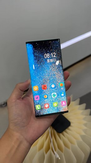 Trendy Tech Review | Visionox's screen display actually uses a wraparound screen concept phone. Tri-fold has come out. Is this not far from mass production? | Instagram
