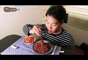 【熟肉中字！！】AMSR韩国吃播HONG深夜吃炸酱面