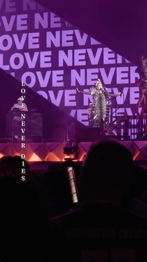 LIVE Blu-ray & DVD『THE TOUR OF MISIA 2025 LOVE NEVER DIES』 2026.1.21 RELEASE🎉 発売を記念して収録映像を一部公開❤️‍🔥 ♬「LOVE NEVER DIES」 ―愛と歓声で満ちた、ツアー最終章の決定版― 20万人を熱狂させた全国アリーナツアーから約半年。 歌、ダンス、DJが融合した圧巻のステージを完全収録！ 🔗ご予約はプロフィールのリンクから🔎 #misia #loveneverdies | MISIA