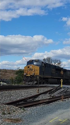 Weird sound coming from CSX engine #train #csx #coaltrain