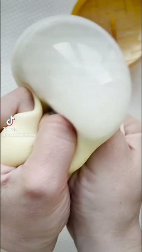 Cutting my squishy (bao/dumpling)