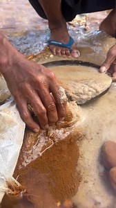 1M views · 2.6K reactions | Proses pencarian emas murni secara tradisional #record #recordbreaker #discovery #most #gold #blacksand #after #rain #afterrain #goldpanning #goldmining #goldriver #goldhunter #goldrush #river #lookingforgold #goldprospecting #golddiscovery #newrecord #goldnugget #puregold | Genta | Facebook