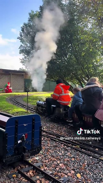 Who doesn’t love a garden centre especially one with Steam trains 🚂 #steamtrain #christmas #santa #miniture #daysout