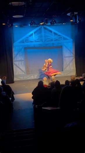 Mini slime tutorial of “The Best Things Happen While You’re Dancing” #actorslife #musicaltheatre