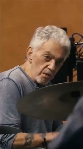 Eric Clapton - Black Magic Woman (The Lady In The Balcony: Lockdown Sessions)