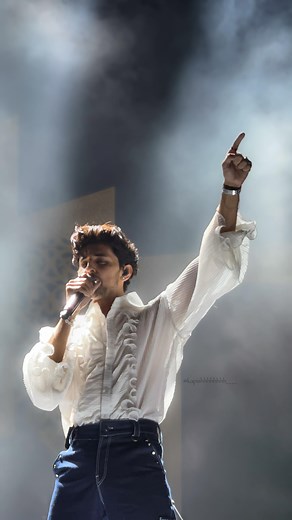 Kapish Petkar | Travel | INDIA 🇮🇳 on Instagram: "Darshan Raval Live Concert 💙✨ . . . . Do not repost without permission ❌ . . . #darshanravaldz #darshanravalslays #concert #trendingreelsindia"