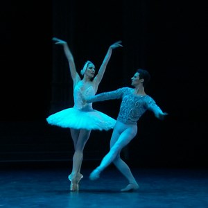 1.3M views · 5.3K reactions | "C'est un objet qui me fascinait quand j'étais petite, et je pense que la fascination est toujours la même." Valentine Colasante est danseuse étoile et présente ses chaussons conçus sur mesure. 並 | Neo | Facebook