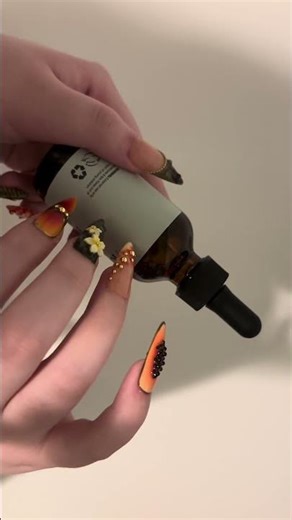 ASMR glass sounds and tapping. Follow me for more @ChillWithCherryASMR