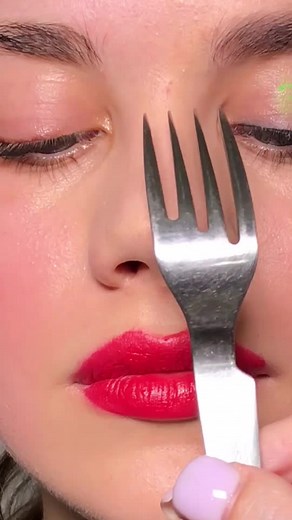 Eyebrow Plucking Technique for Perfectly Shaped Brows