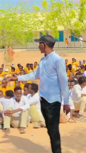 Ustaad Cali Mahdi Midka Mida Macalimiinta Ugu firfircoon Baxdo School @Suudi(MCM) @✪ 𝕄𝕆̈ℍ𝔸̈𝔸̈ℕ̃ ✪ 🔥🦁💫 @Yow Man #baxdoschool repost 👈
