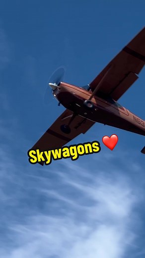 The International 180/185 Club had its annual Skywagon Convention in Duluth, Minnesota, this weekend. #Cessna #Cessna180 #Cessna185 #Skywagon #flying #pilotlife #aviation #planespotting #funflying #recreationalflying