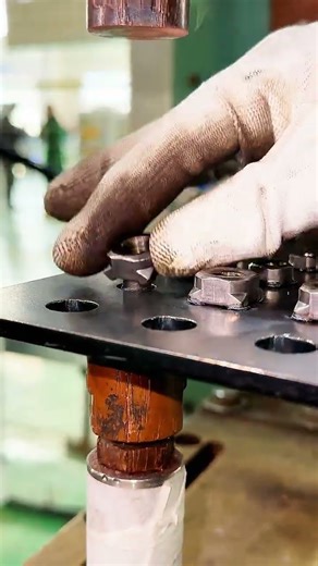 AGERA Nut Spot Welding Machine Equipment Manufacturer: Spot welding of 6mm hot-rolled plate M12 nuts