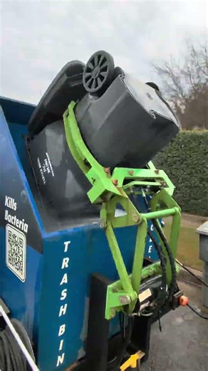 Trash Bin Cleaning Service