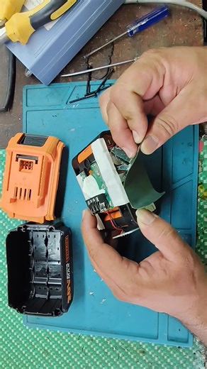 479K views · 2.4K reactions | Ingco Drill Battery Repack/Upgrade 4.0ah to 5.2ah... #fbreelsfypシ゚ #fbreels2025ツ #fypchallenge #fbyシvideo #fbreelsfypシ゚viralfbreelsfypシ゚viral #ideas #diy #powertools #facebookviral #technician #reelsvideoシ | J-m Madlangbayan | Facebook