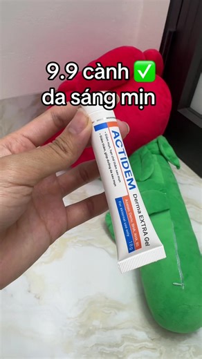 Chấm mụn đúng cách: bí quyết trị mụn và trị thâm tại nhà