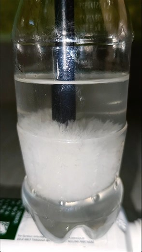 Instant Freezing Of Sodium Acetate Trihydrate (CH3COONa•3H2O) #shorts
