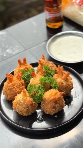 cookiing.bae | Make Golden Abundance Crispy Prawn Balls with me. Using Good Life Bread crumbs and Good Life Sesame Oil. -Recipe Ingredients: * ��2 cups... | Instagram