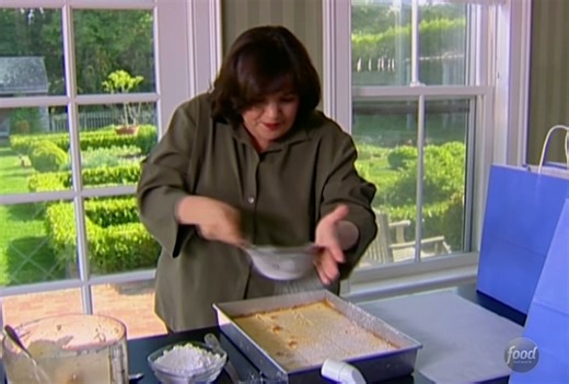 597K views · 9.5K reactions | Recipe of the Day: Ina Garten's Lemon Bars  Stream more of #BarefootContessa on Max: https://streamonm.ax/49k0byb! #StreamOnMax Get the recipe: https://foodtv.com/3y9S1ux | Food Network | Facebook