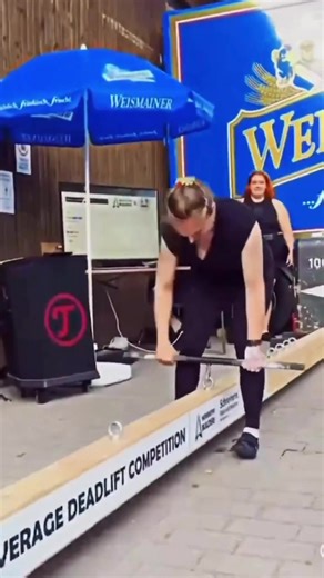 My first crash out lol | guy laughing at woman lifting beam gym