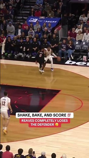 Reaves putting on a show for real 🍿