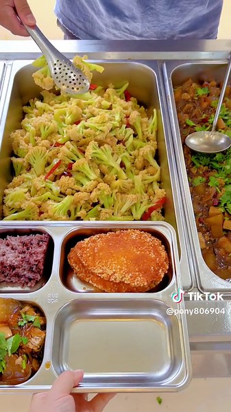 体训学校的饭又是我 🤤😝#yummy #greenscreen #prank #tiktok2023❤️ | school lunch