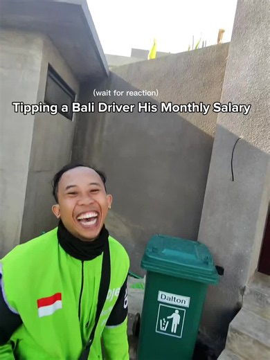What costs you little may mean the world to someone else🌟 #driver #bali #giving #fyp