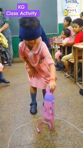 place the bottle in the circle games for kindergarten #classroomgames #classroomactivity #kidsgames