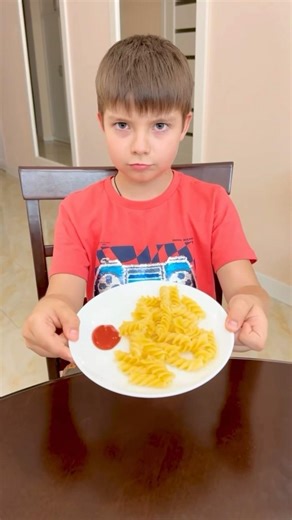 Lifehack with Ketchup and Noodles 🍝