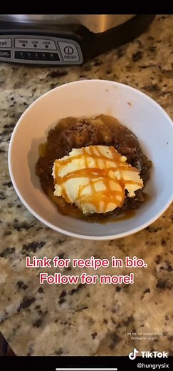 Easy Slow Cooker Apple Crisp Recipe for Fall Desserts