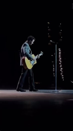 Jonas Daily News on Instagram: "Kevin performing “Changing” in full tonight in Fort Worth! 📸: missapw on X #KevinJonas #Jonas #JonasBrothers | Follow @jonasdailynews_ for more."