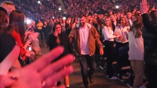 Tune of forever: James Arthur's London concert becomes a proposal stage