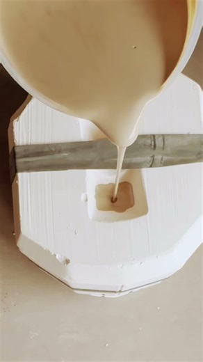 Filling the V60 coffee filter mould #slipcast #ceramic #mrceramic #pottery #ceramicart #coffeefilter