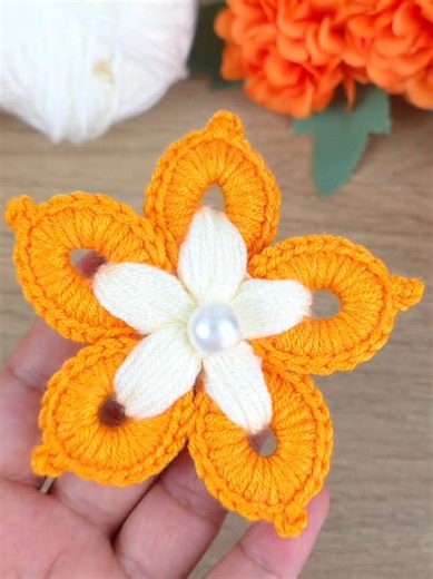 3D Pretty Crochet Flower Pattern with Layered Petals