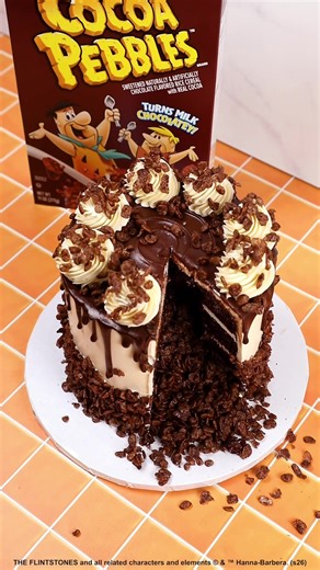 Wait for a chocolate surprise 🤭​ #cocoapebbles #fyp #cereal
