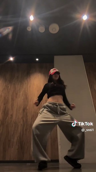 アリアナグランデのダンスチャレンジ